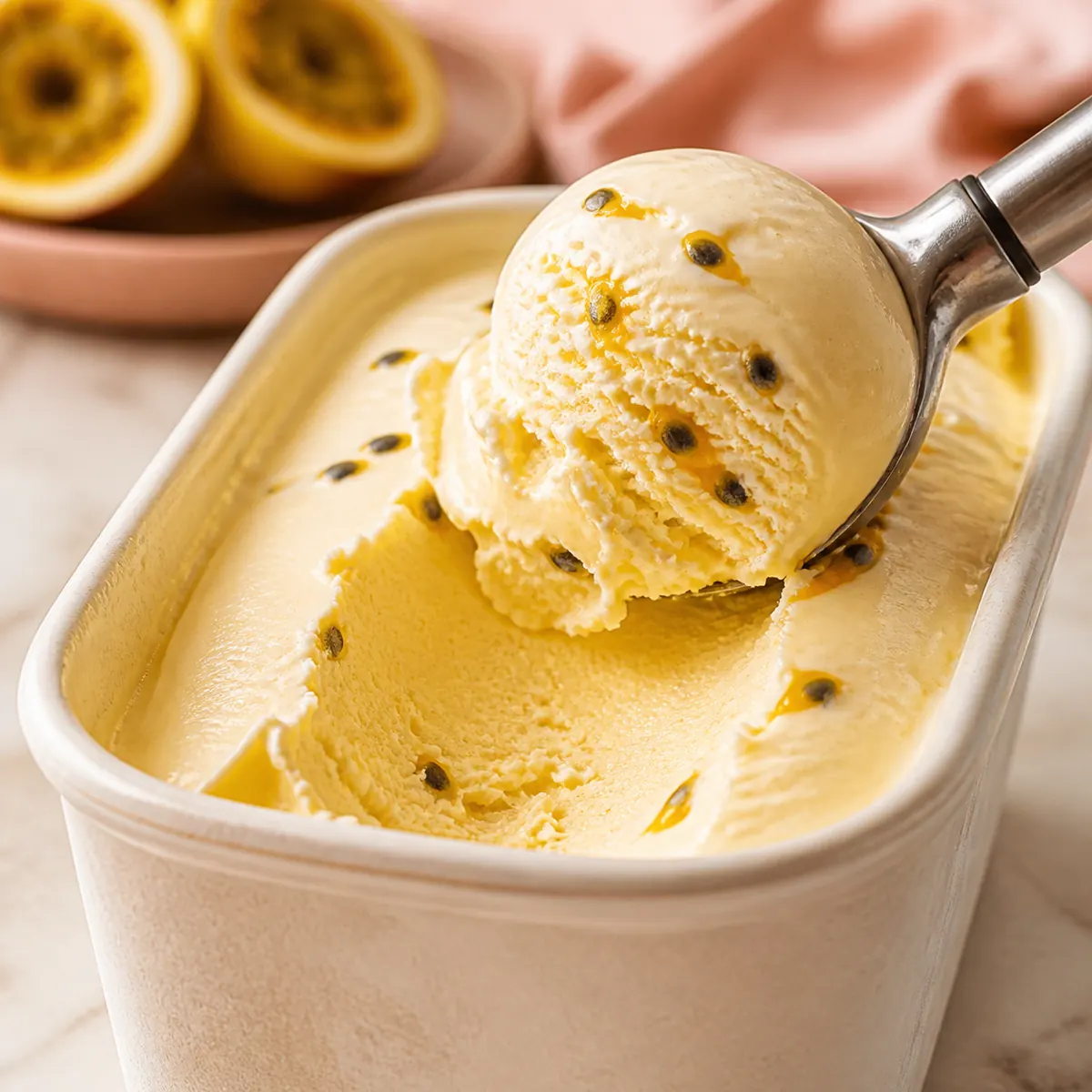 Sorvete de maracujá com apenas 5 ingredientes. Super fácil! Delicioso e cremoso